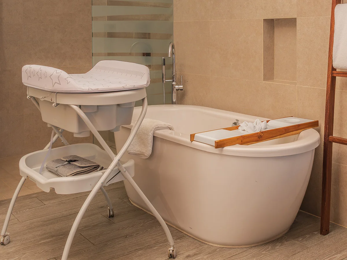 Raised bathtub
