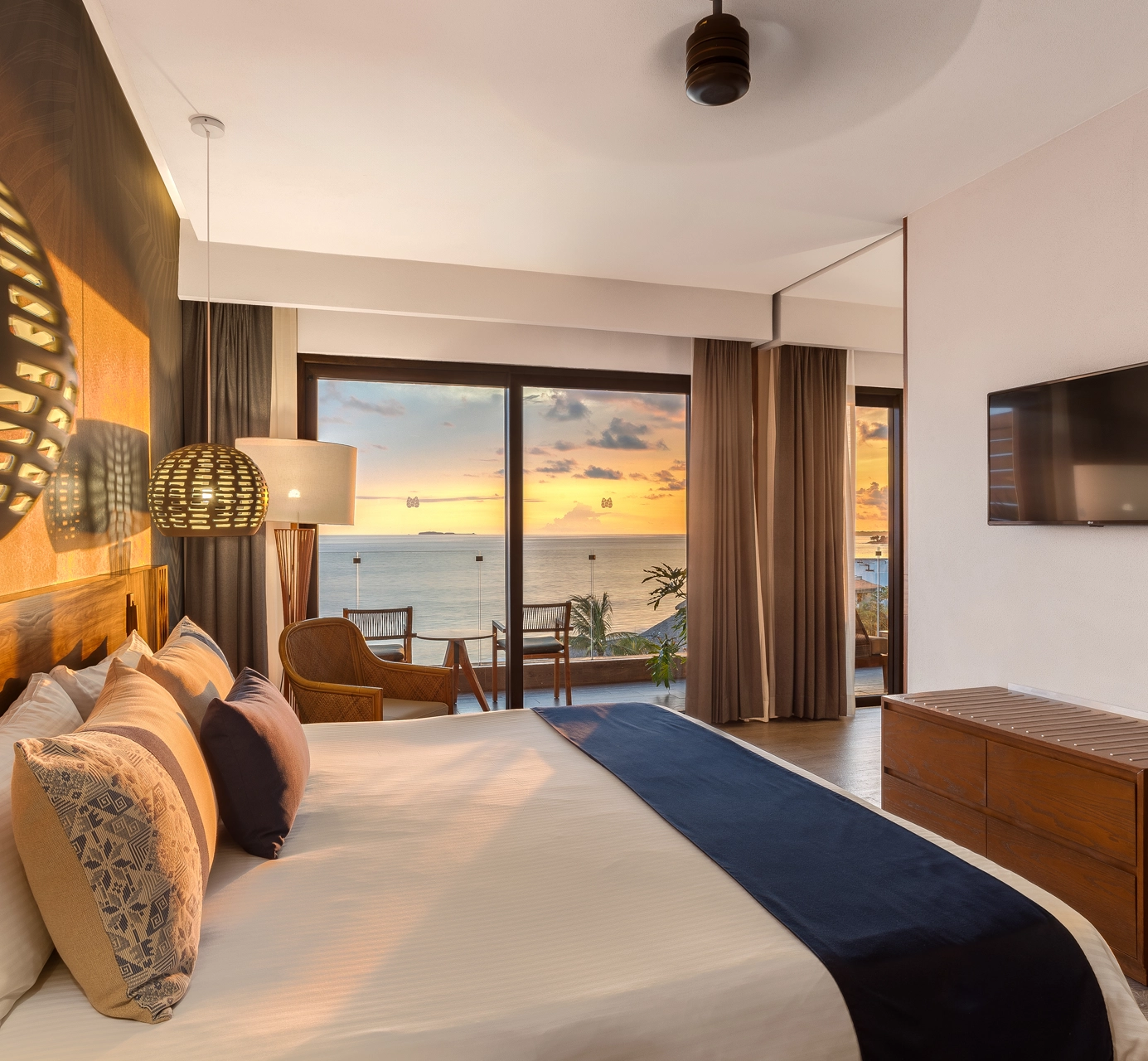 Lush Room